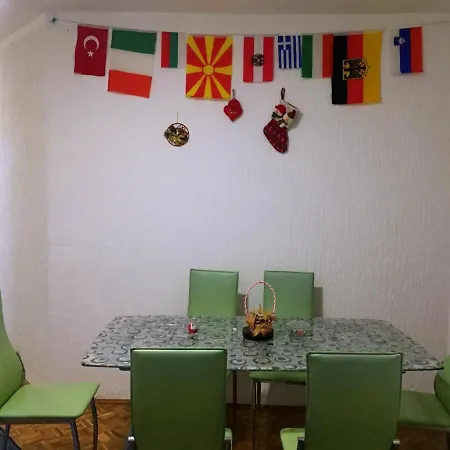 בית הארחה Nis Apartman 4*